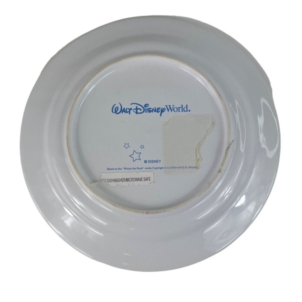 Walt Disney World Winnie The Pooh & Friends Winter Themed 8" Multicolor Plate - Picture 3 of 7
